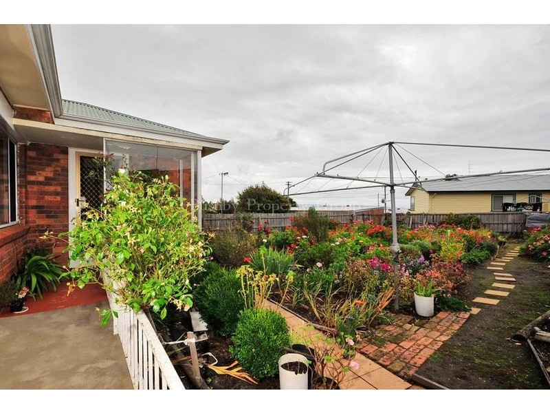 2 Tompsons Lane, Newnham TAS 7248