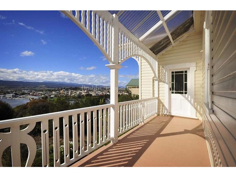 30 Bain Terrace, Trevallyn TAS 7250