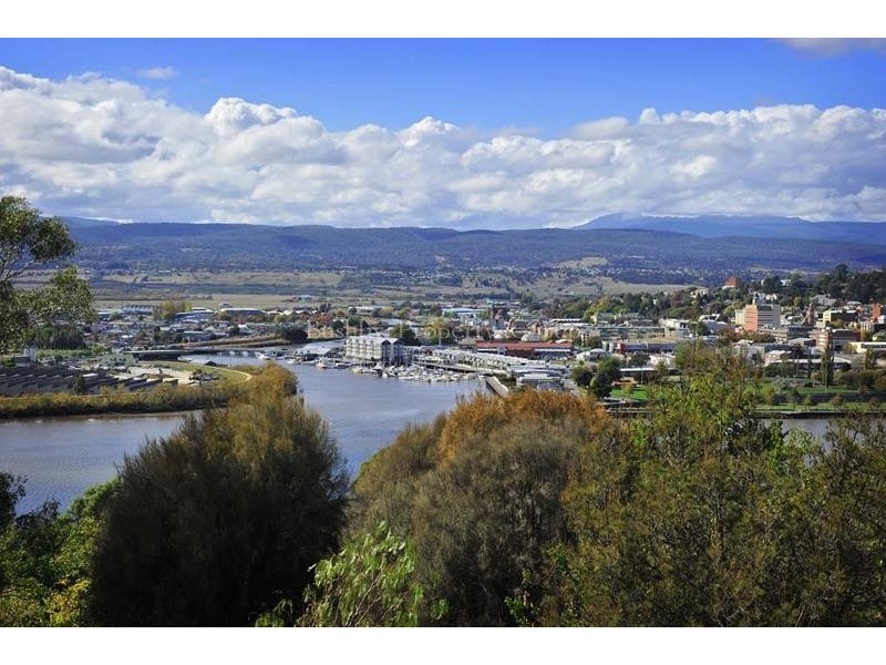 30 Bain Terrace, Trevallyn TAS 7250