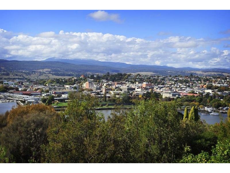 30 Bain Terrace, Trevallyn TAS 7250