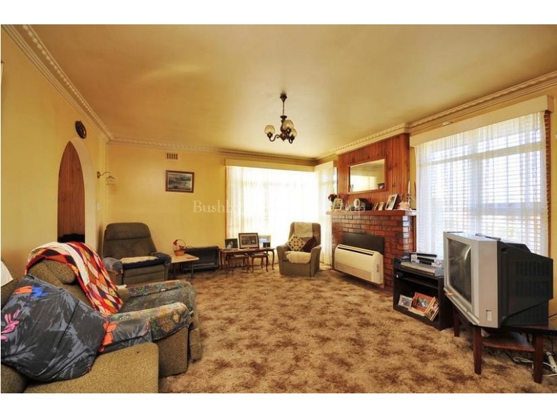 18 Cornwall Crescent, Newnham TAS 7248