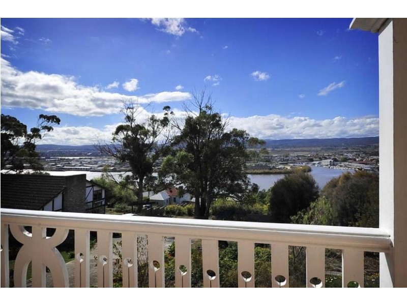 30 Bain Terrace, Trevallyn TAS 7250