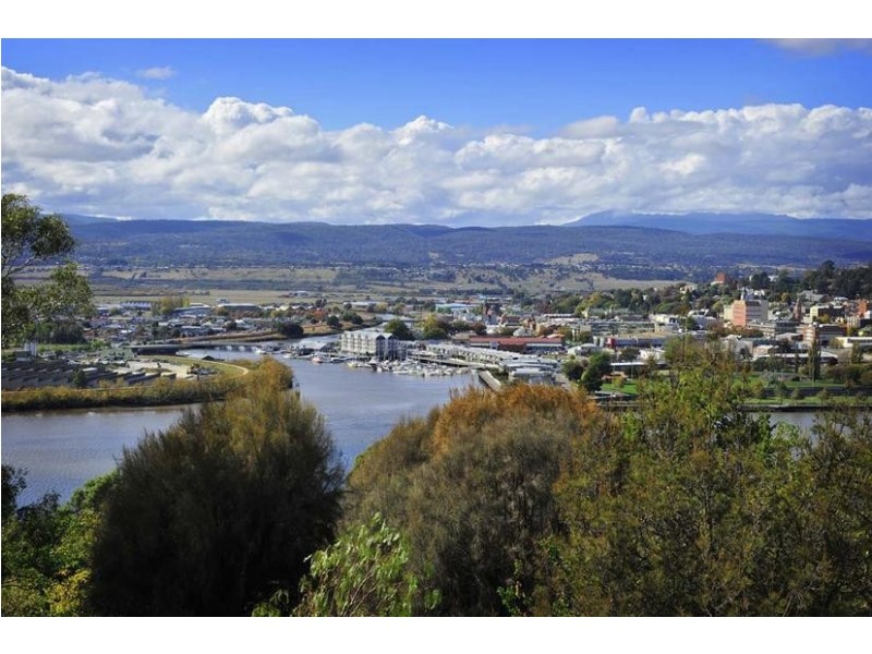 30 Bain Terrace, Trevallyn TAS 7250