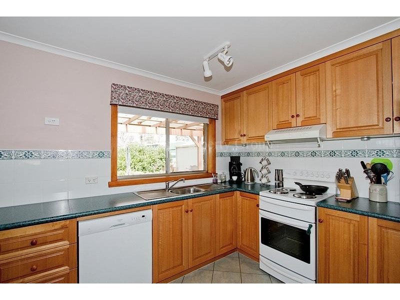 16 Walnut Grove, Summerhill TAS 7250