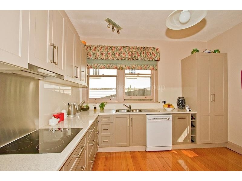 5 Churchill Crescent, Newstead TAS 7250