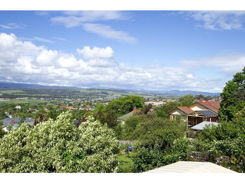 5 Churchill Crescent, Newstead TAS 7250