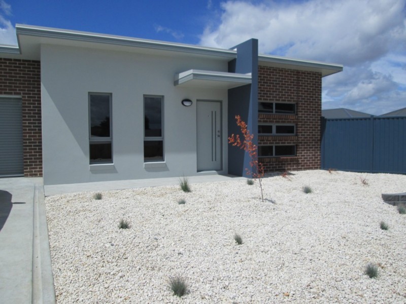 3/11 Eastfield Drive, Newnham TAS 7248