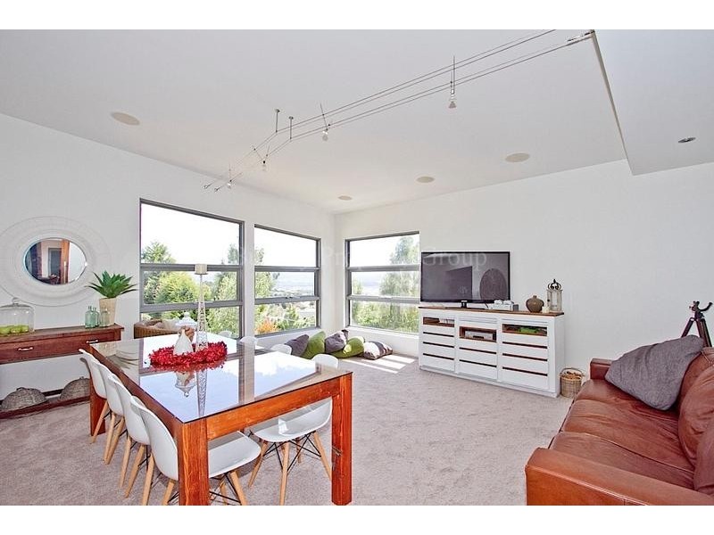 8 Sunnyside Crescent, Trevallyn TAS 7250