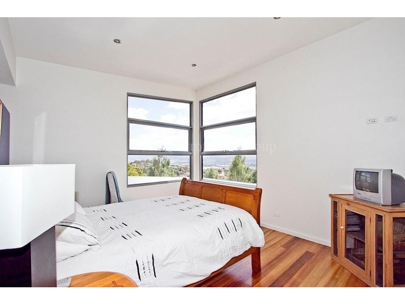 8 Sunnyside Crescent, Trevallyn TAS 7250