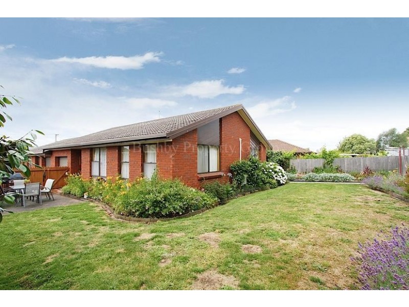 2/10 Diana Court, Riverside TAS 7250