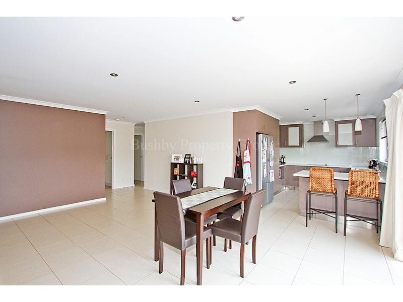 2/4 Statesman Place, Newnham TAS 7248