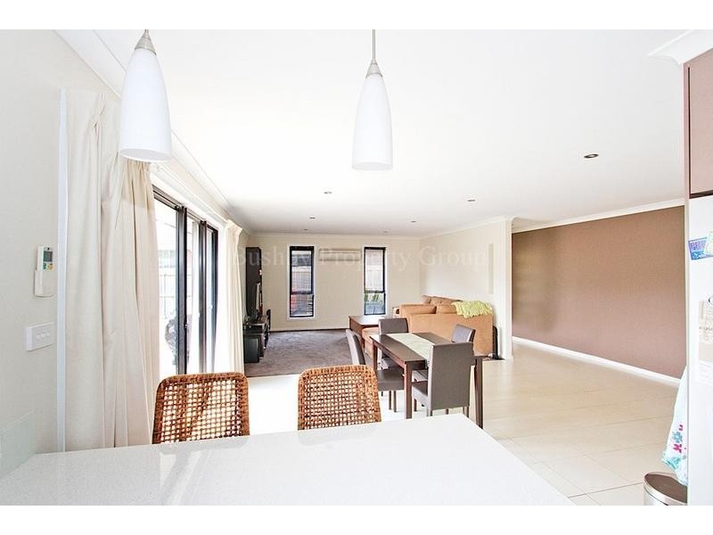 2/4 Statesman Place, Newnham TAS 7248