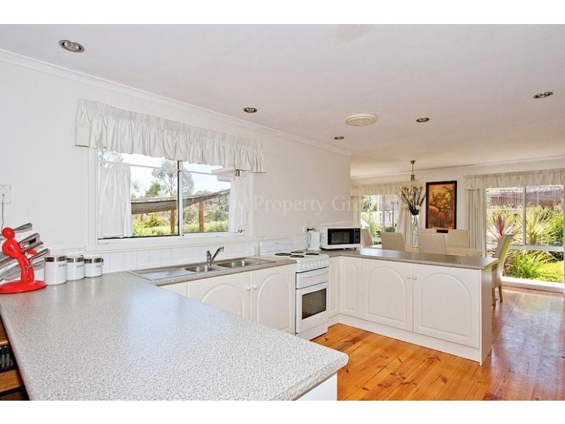 9 Owen Place, Summerhill TAS 7250