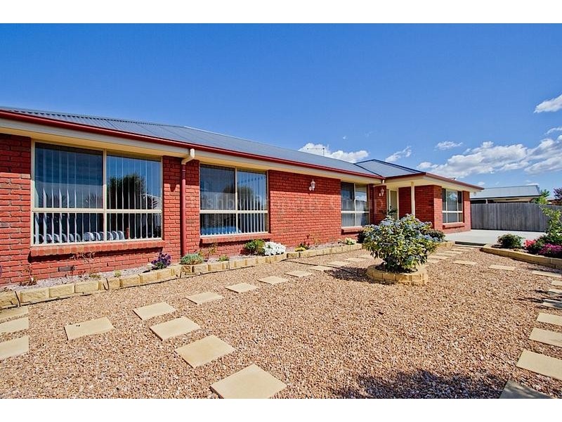 27a Bartlett Grove, Newnham TAS 7248