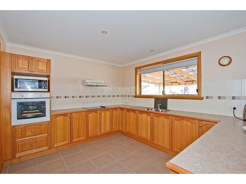 27a Bartlett Grove, Newnham TAS 7248