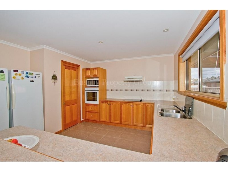 27a Bartlett Grove, Newnham TAS 7248