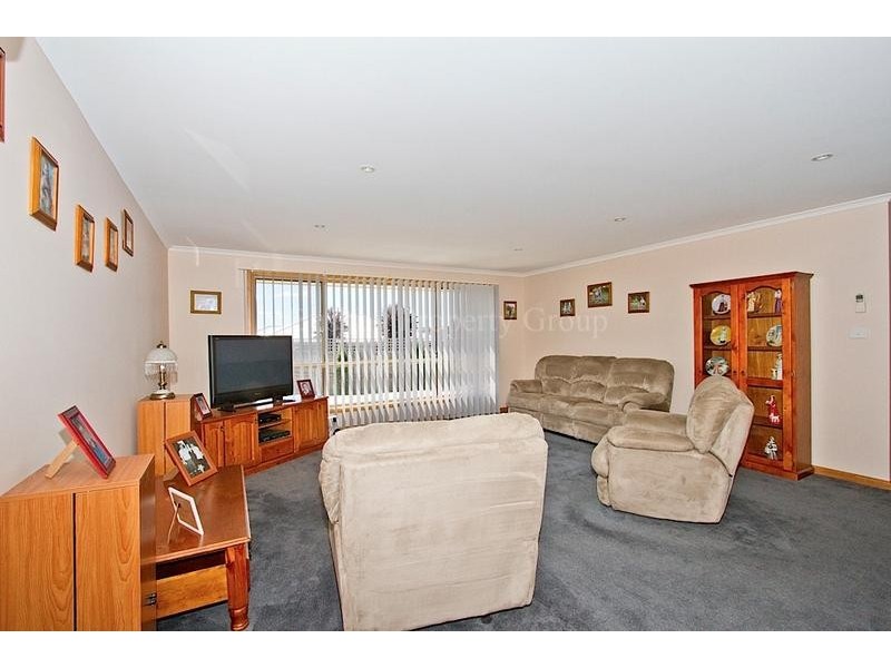 27a Bartlett Grove, Newnham TAS 7248