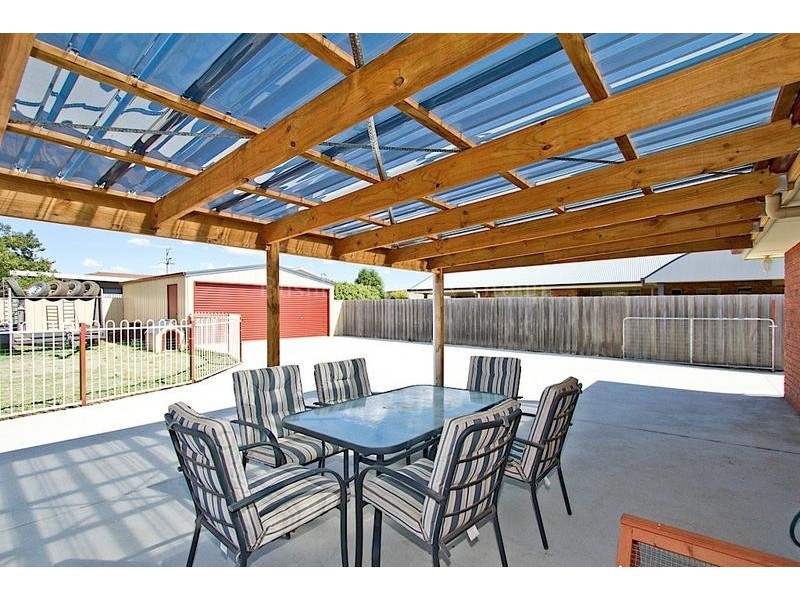 27a Bartlett Grove, Newnham TAS 7248