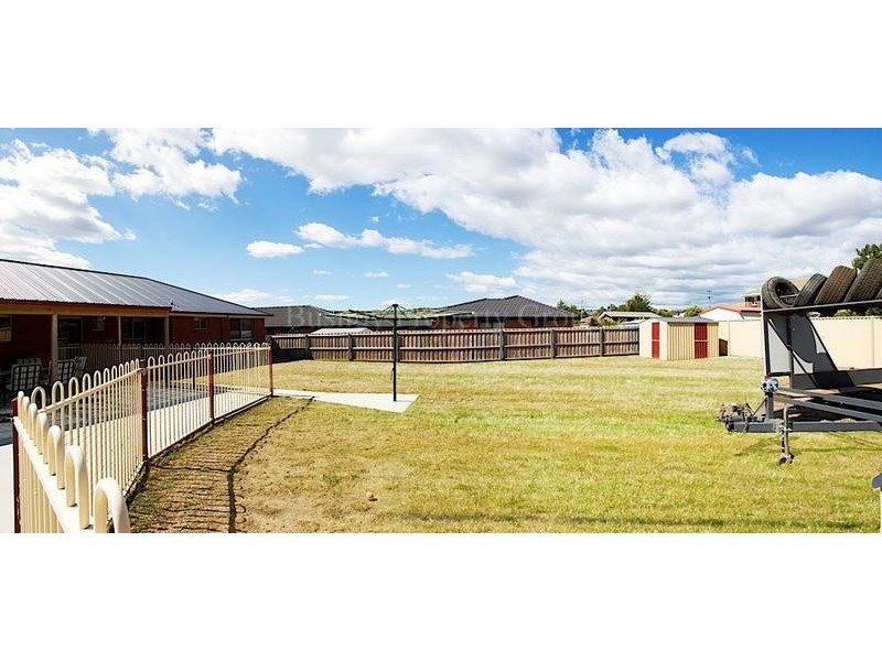 27a Bartlett Grove, Newnham TAS 7248