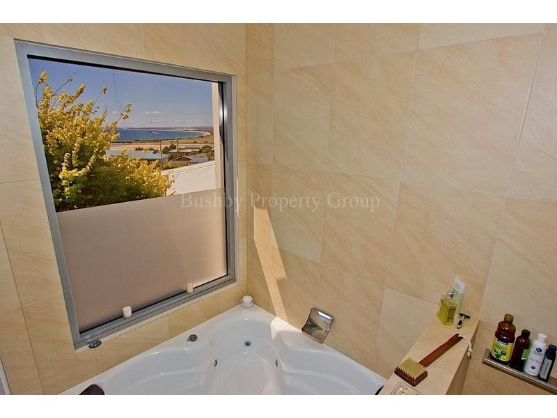 1/5 Andrews Place, Bridport TAS 7262