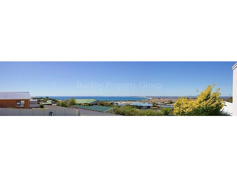 1/5 Andrews Place, Bridport TAS 7262