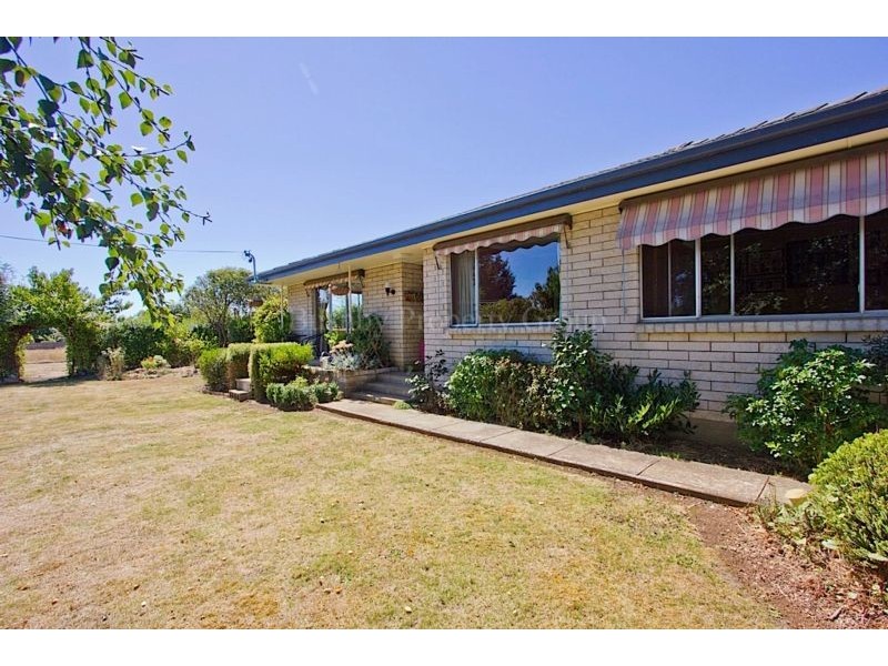 27 Pensioners Row, Westbury TAS 7303