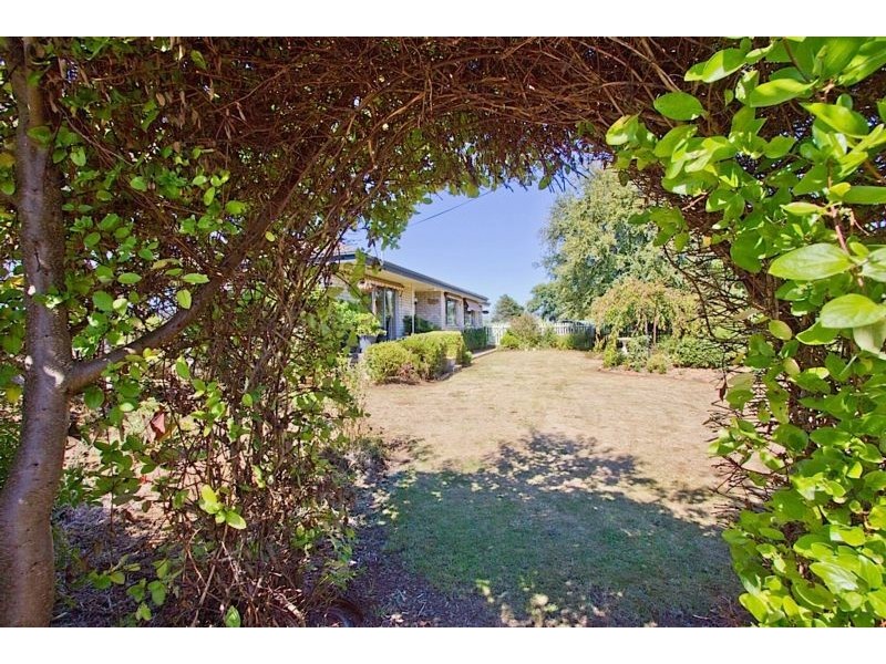 27 Pensioners Row, Westbury TAS 7303