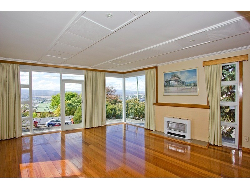 18 Broadview Crescent, Trevallyn TAS 7250