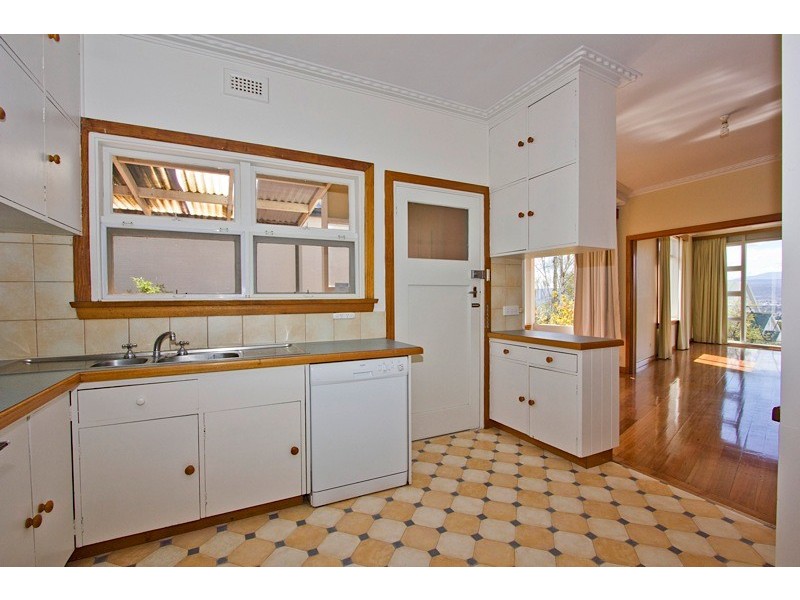 18 Broadview Crescent, Trevallyn TAS 7250