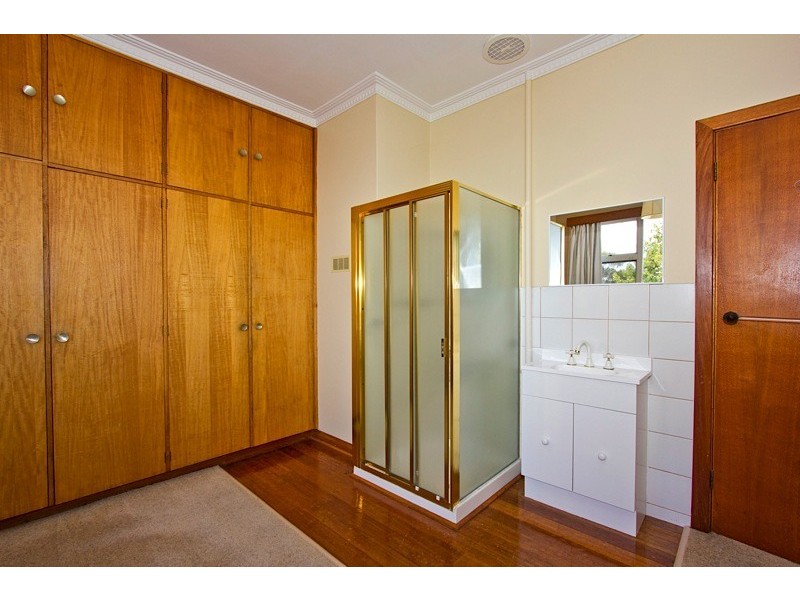 18 Broadview Crescent, Trevallyn TAS 7250