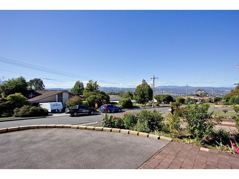 16 New World Avenue, Trevallyn TAS 7250