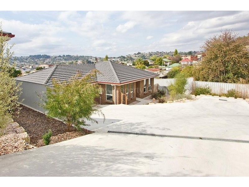 2/11a Duke Street, West Launceston TAS 7250