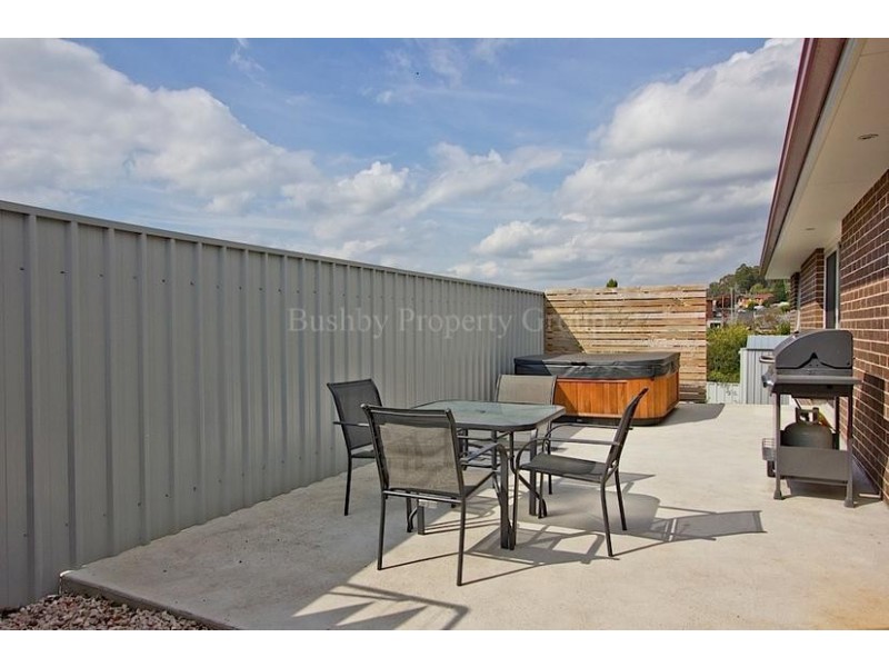 2/11a Duke Street, West Launceston TAS 7250