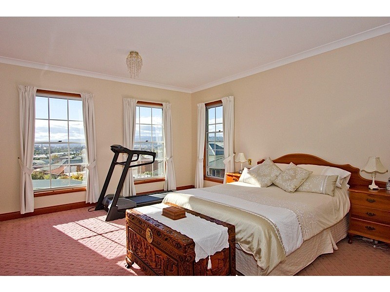 9 Hollis Court, Youngtown TAS 7249