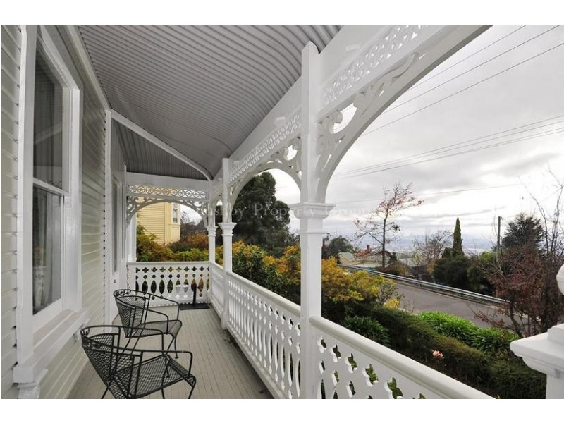 33 Bain Terrace, Trevallyn TAS 7250