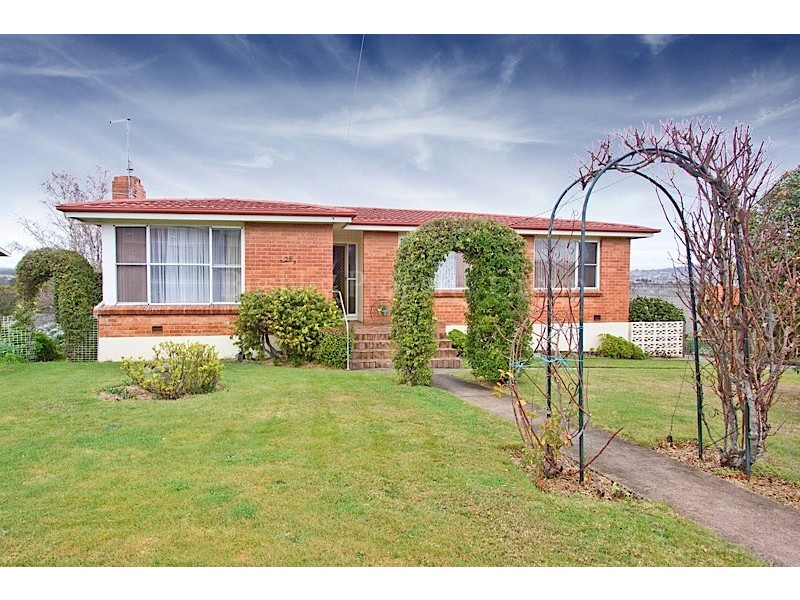 28 Parua Road, Newnham TAS 7248