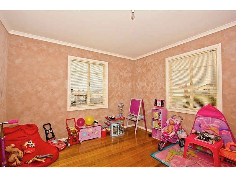 17 Sturt Street, Mayfield TAS 7248