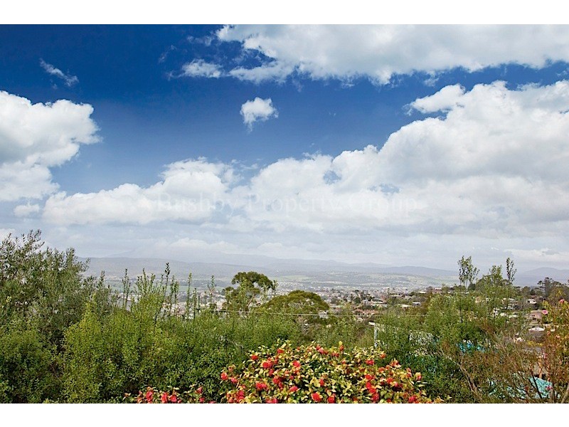 3 Woolston Street, Trevallyn TAS 7250