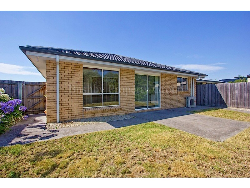 1/4 Bethune Place, Newnham TAS 7248