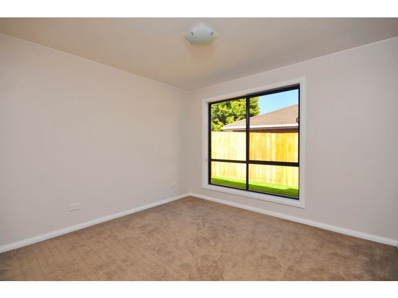2/5 Owen Place, Summerhill TAS 7250