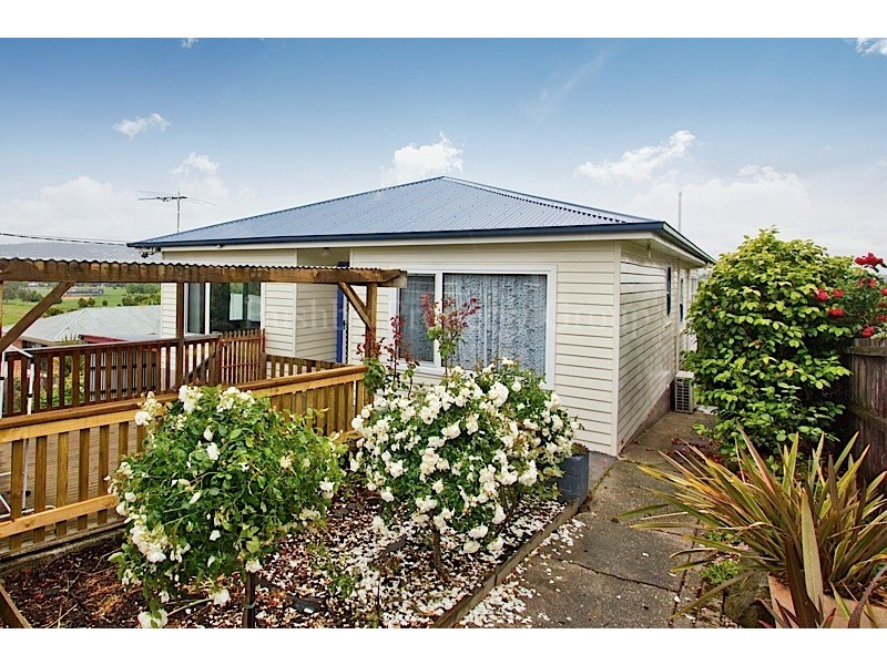42 Clare Street, Mowbray TAS 7248