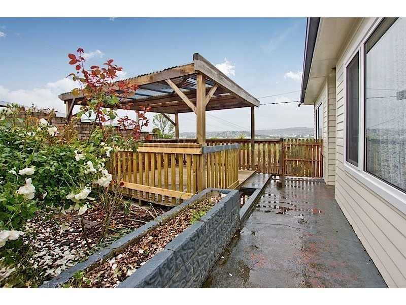 42 Clare Street, Mowbray TAS 7248