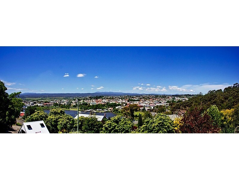 8 South Esk Road, Trevallyn TAS 7250