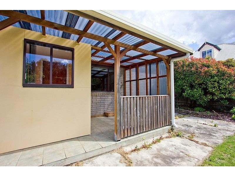 9 Winston Street, Mowbray TAS 7248