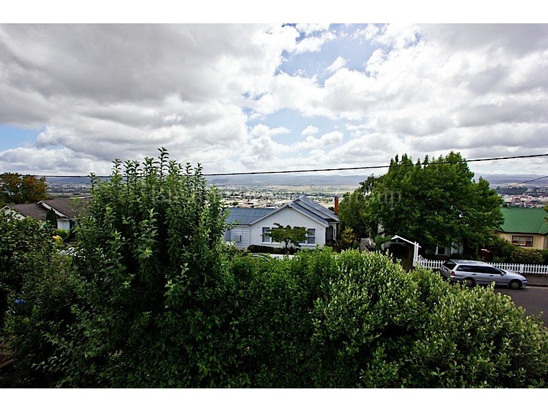14 Broadview Crescent, Trevallyn TAS 7250