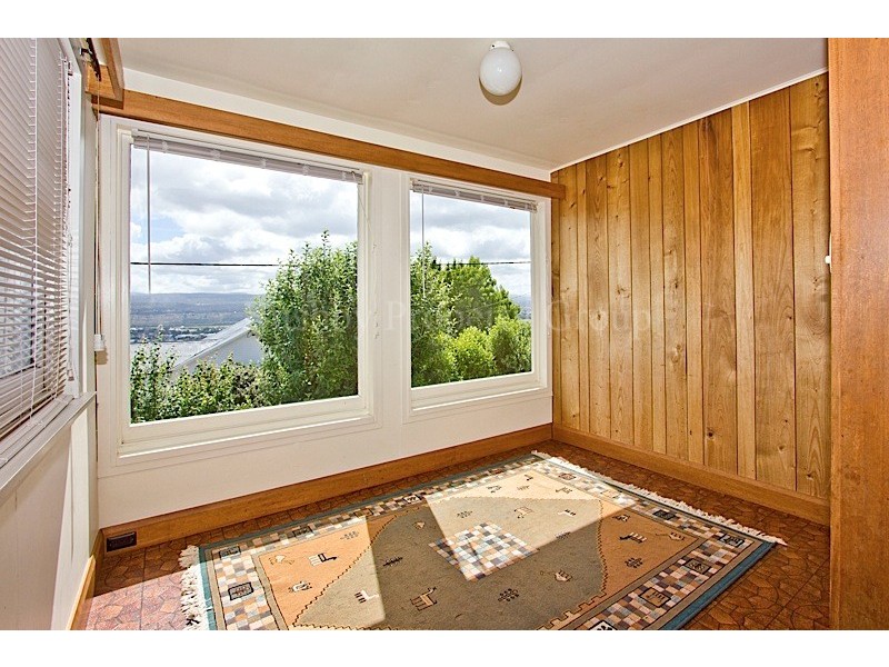 14 Broadview Crescent, Trevallyn TAS 7250