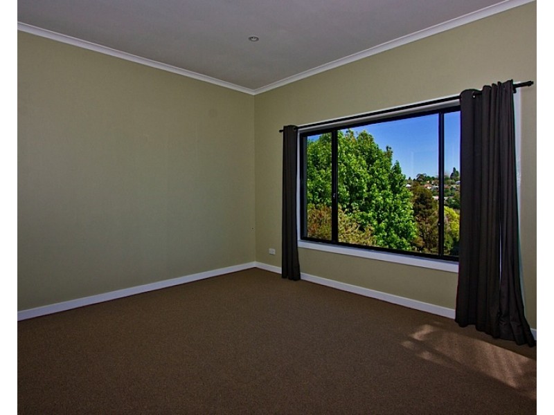 6 Fairthorne Road, Trevallyn TAS 7250