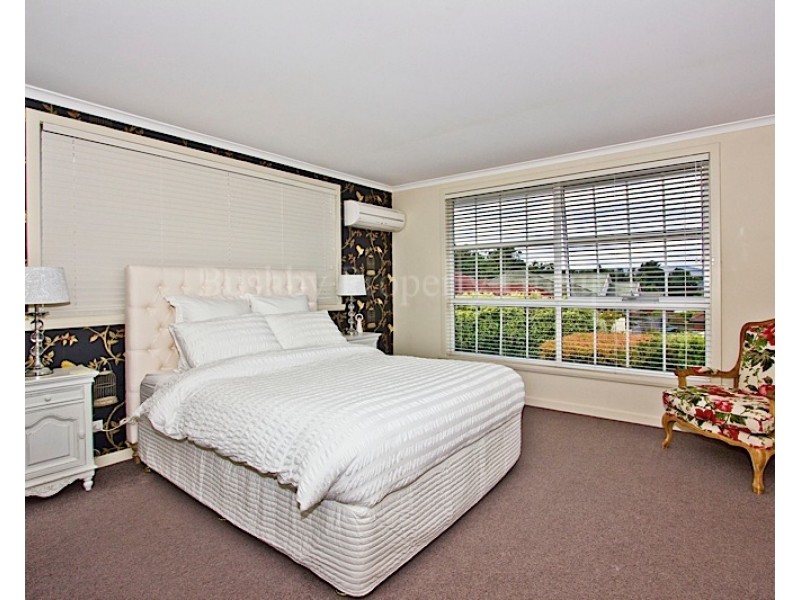 15 Chifley Street, Kings Meadows TAS 7249