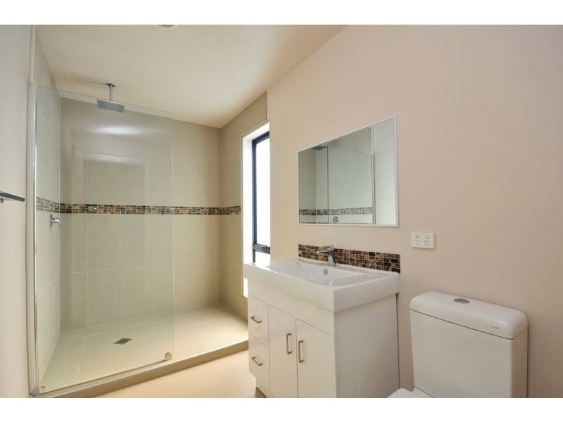 2/5 Owen Place, Summerhill TAS 7250