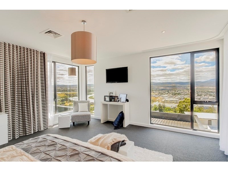 67 Lachlan Parade, Trevallyn TAS 7250